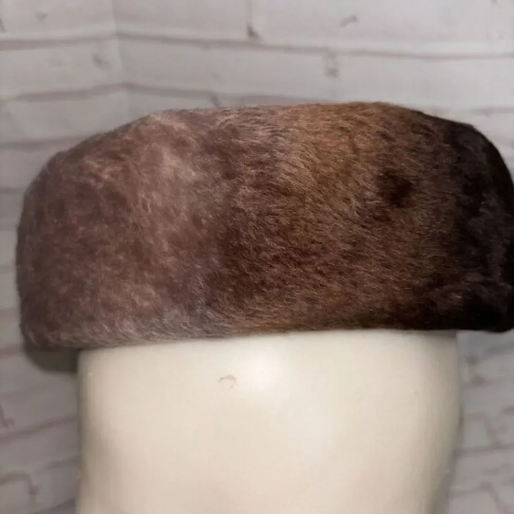 Brown Women's Fur hat with‎ ribbon, Vintage. 1940's to 50's Lisette